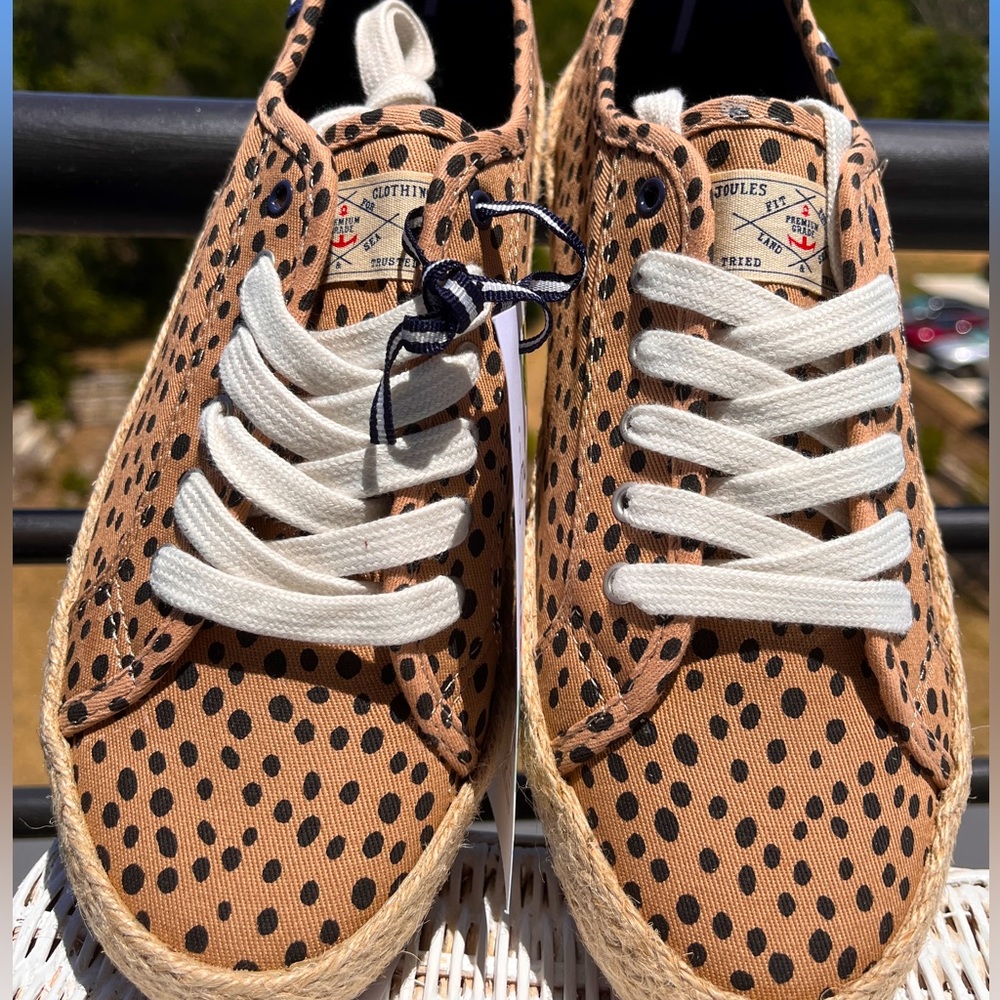 Feeling Feline! JOIULES (NIB, Size 8) “Coast Summer Pump” Animal Print Sneaker